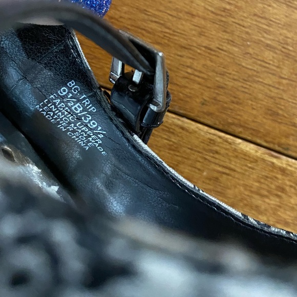 BCBG heels - Picture 6 of 7